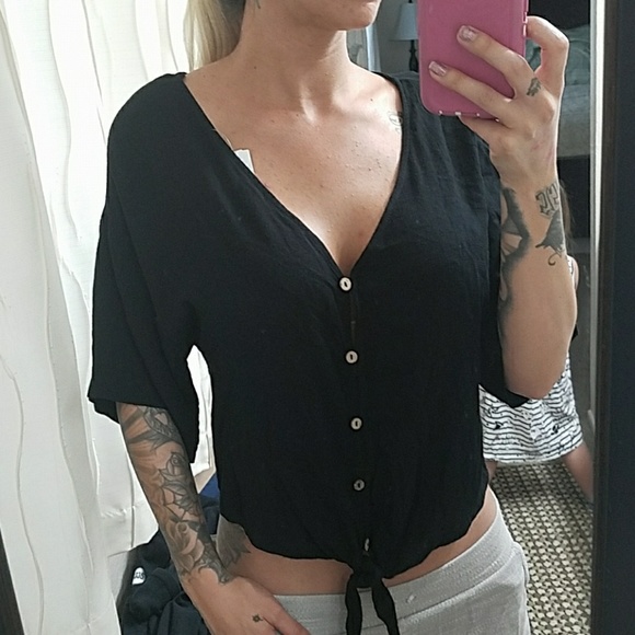 Button up top - Picture 4 of 4